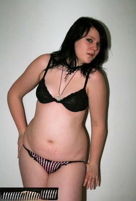 voluptuous curvy hips escort art porn picture