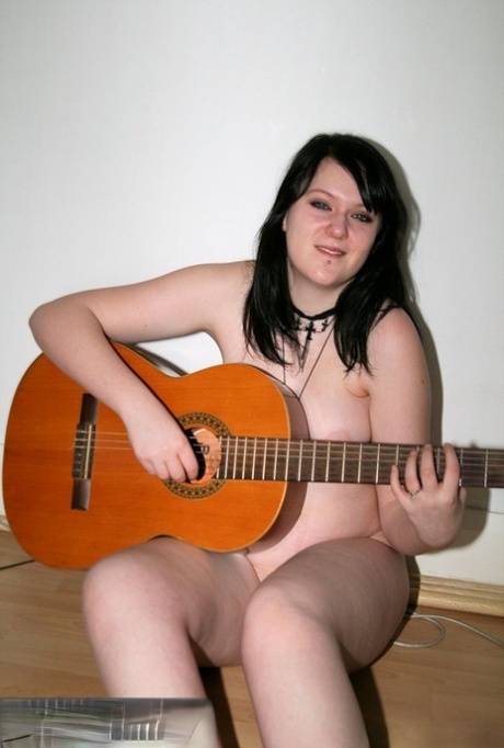 bbw twerking naked adult img