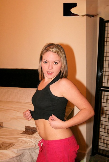 chubby dutch prostitute ass jizzed on camera art naked photo