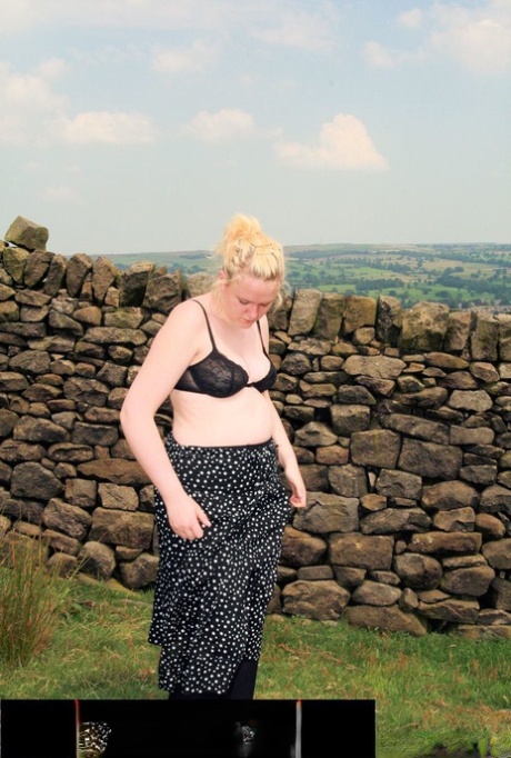 rosy curvy porno photos