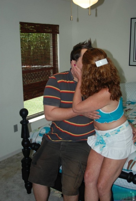curvy girl pee sex images