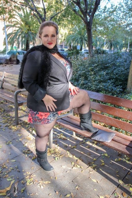 thick thigh e girl xxx pictures