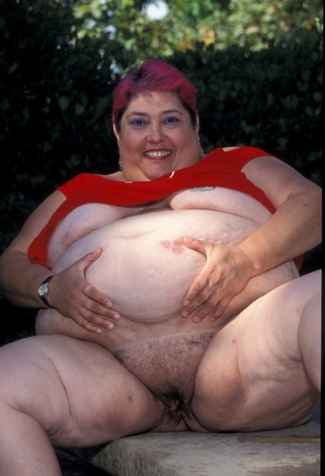 thick milf bikini free img