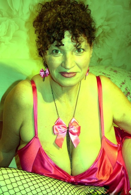 thick boobs erotic photo