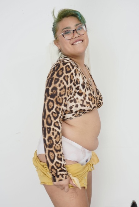 prime curvy nude gallery