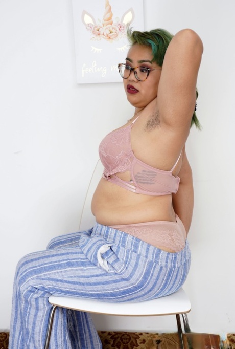 digging in my fat ass pornographic pics