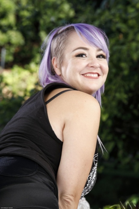 fat womans hot nude image