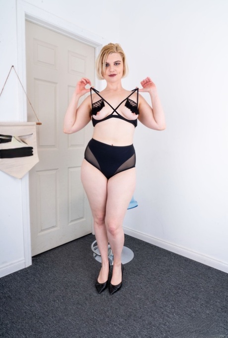 Quinn Helix porn star gallery