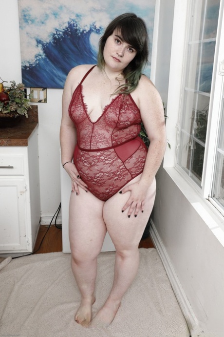 bbw pear shaped women hot nude image