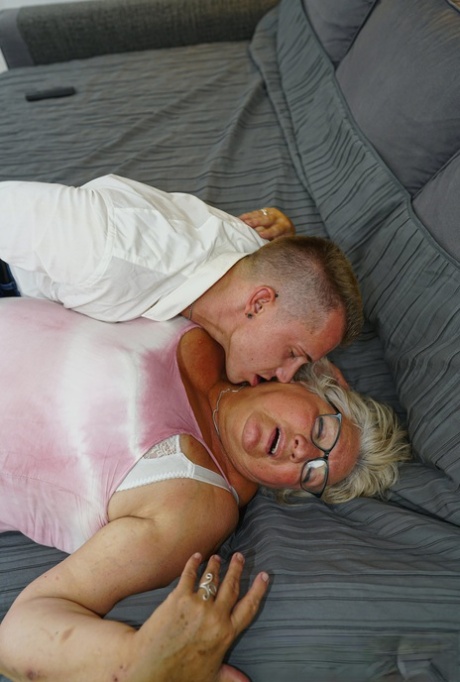 horny teen fisting a chubby mature slut xxx picture