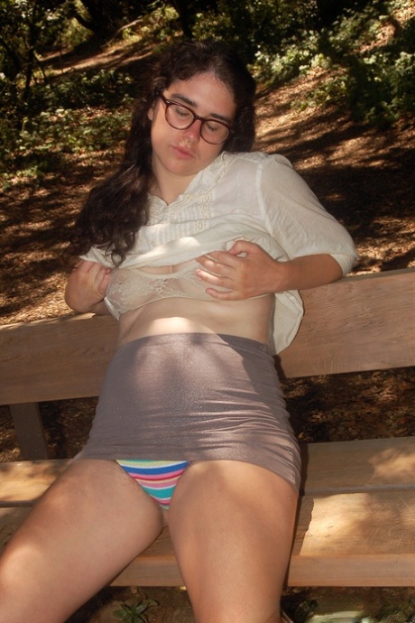 fat girl sits on skinny girl pornographic photos