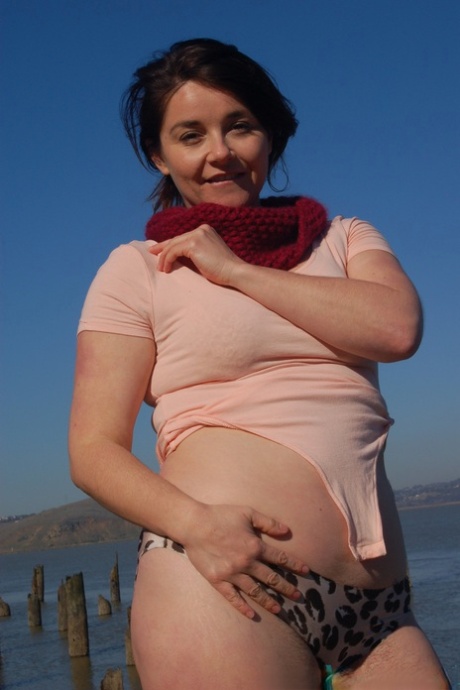 curvy sooohia hot sex gallery