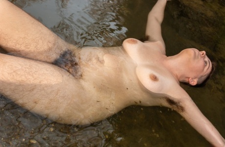 chubby nri gives a handjob hot porn pictures