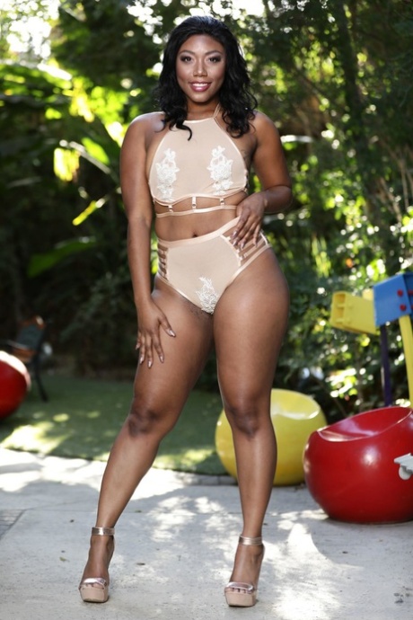fat latina granny naked picture