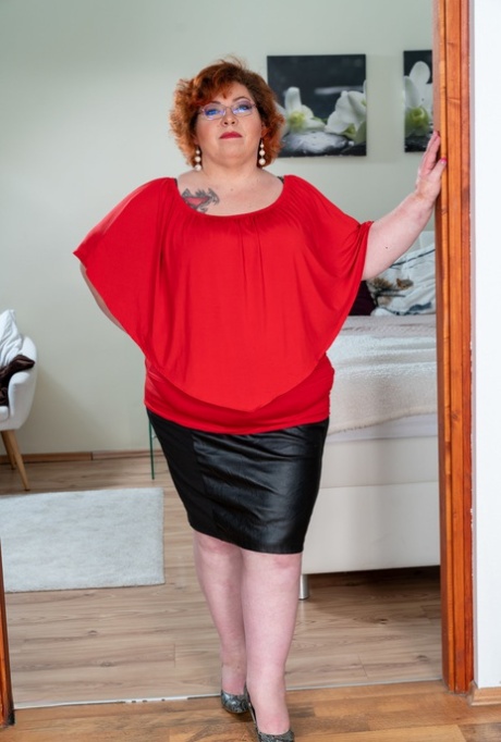 arousing chubby amateur minx free sexy gallery