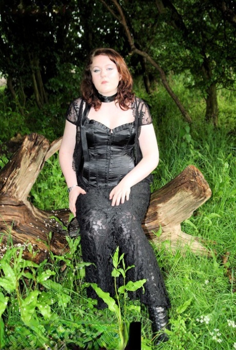 thick thigh redhead pretty images