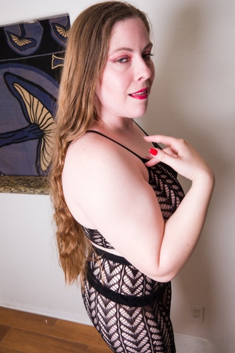 bbw telly top image