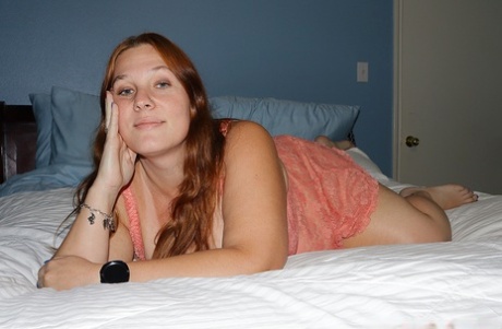 chubby latina housewife dildo masturbation free nude galleries