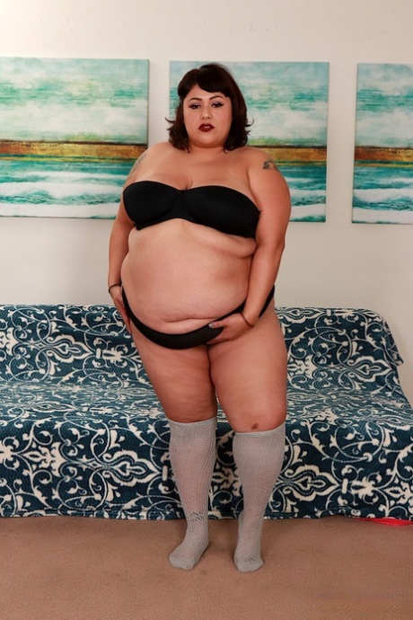 zina curvy hot nude archive
