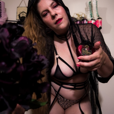 thick emo girl solo pornographic img