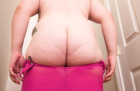 lesbian bbw skinny girl hd img