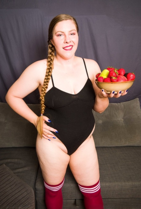 thick thigh solo sexy gallery