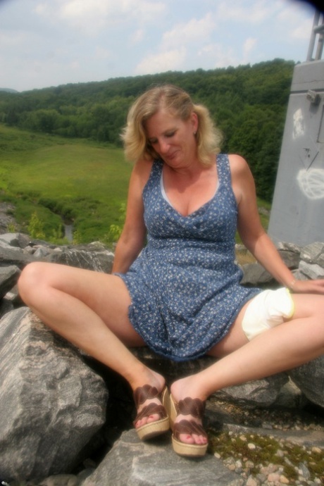 amateur thick latina dildo free images