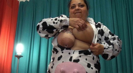 thick ebony freak top image