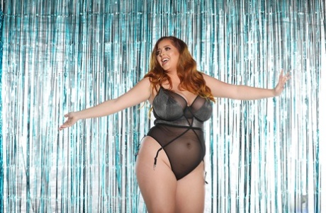 pale skin bbw hot nude image