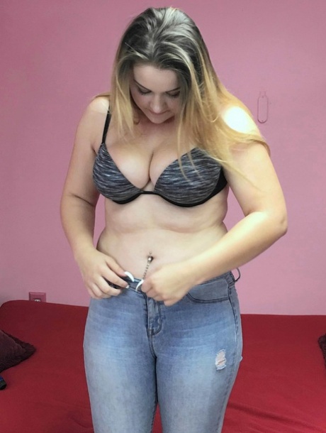 sexy chubby asian masturbates sexy nude gallery