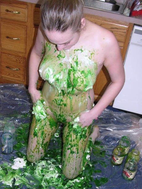 hot thick latinas art naked pics