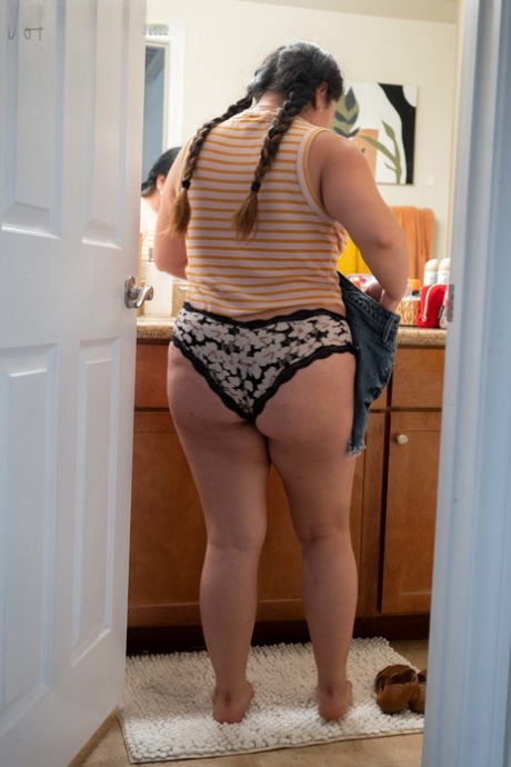 big ass babe got her hairy pussy hammered by black cock hd pictures
