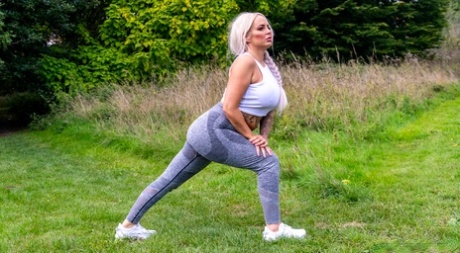 thick figure naked img