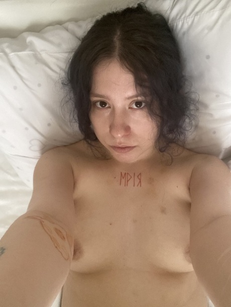 bbw toys her big pussy beautiful xxx pictures