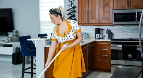 odette bbw naked img