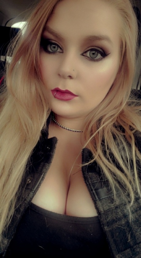 alyx curvy free naked galleries