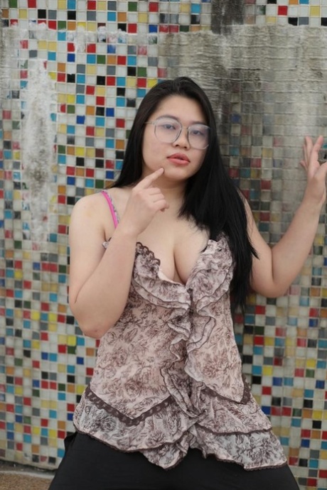 bbw wife sucks my cock nice picture
