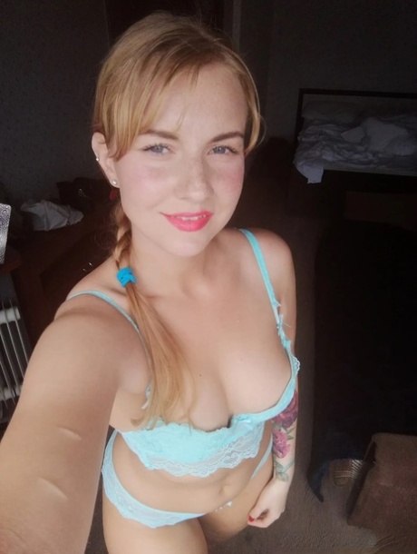 my chubby gf wants to ride me pornos image