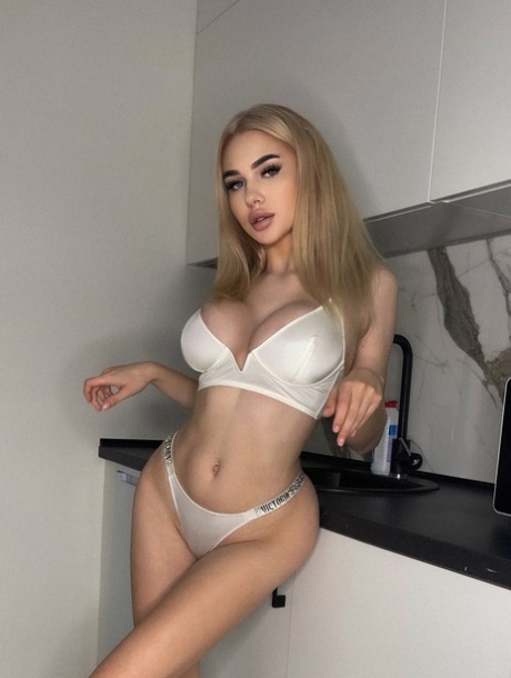 cute blonde teen big ass exclusive photos