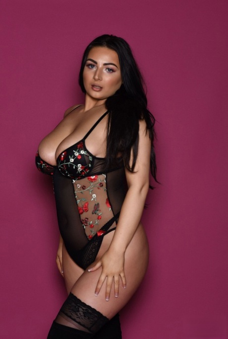 curvy breeding sexy naked pic