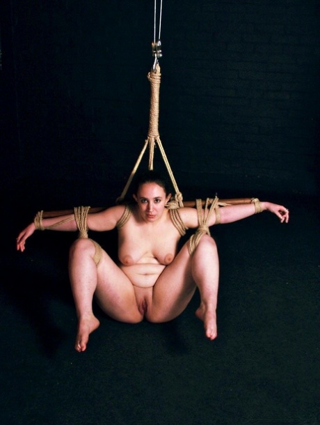chubby milf high heels nude photo