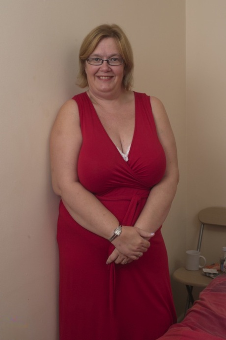 bbw lady snow titjob sexy photo