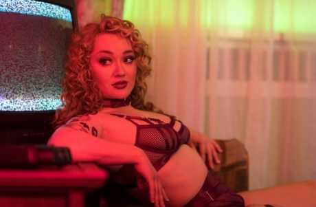 curvy agatha adult gallery