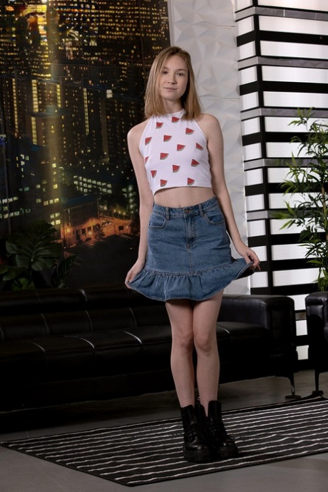 curvy latina carmela erotic img
