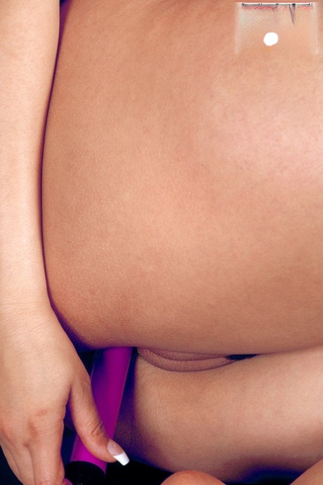 big ass ethnic babe sucks free naked photo