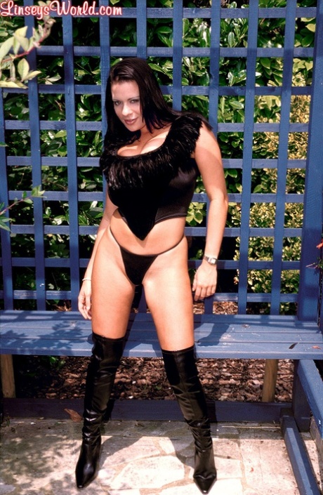 fat ass slapped sexy nude photos
