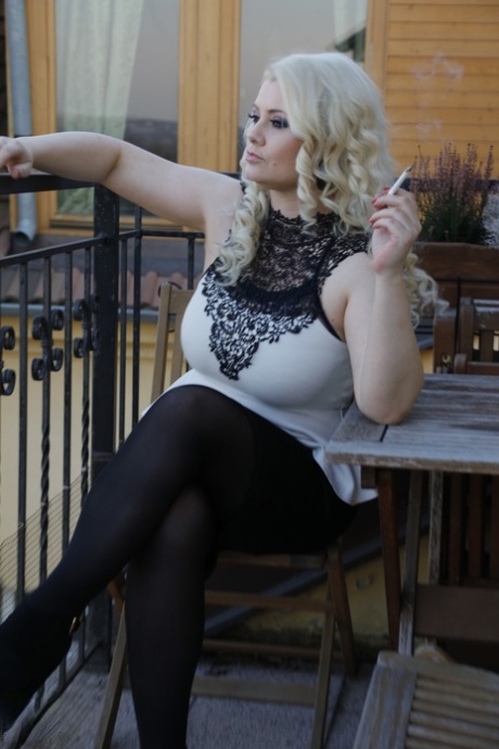 curvy bitches art porn photo
