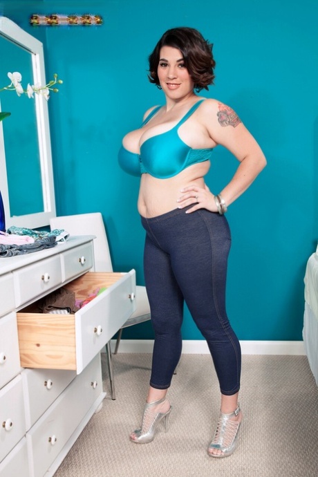 mega curvy beautiful images