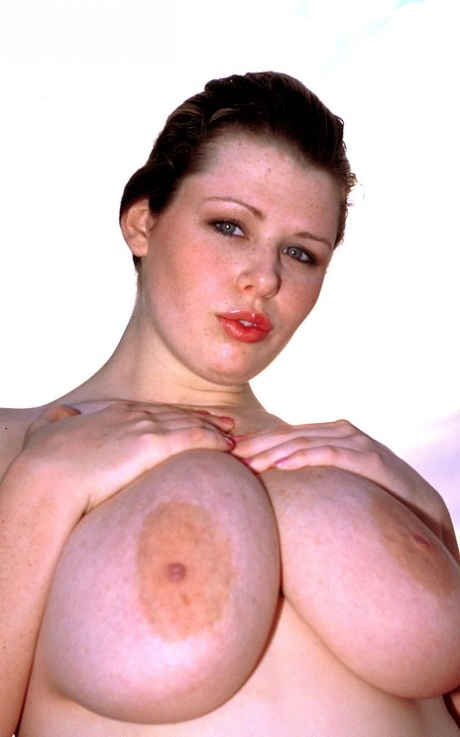 chubby wife lifts shirt hot xxx picture
