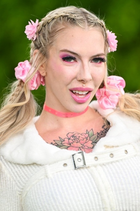 top curvy adult pictures